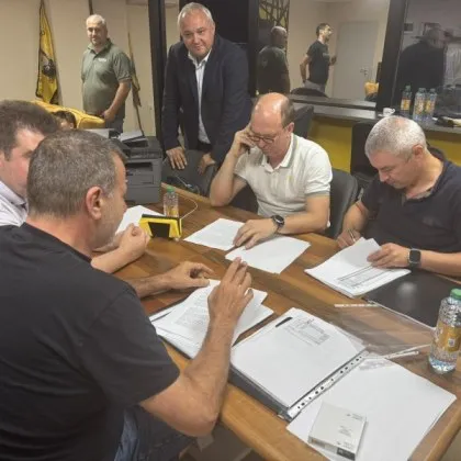 Прехвърлянето на акциите на Ботев Пловдив е факт Това обяви