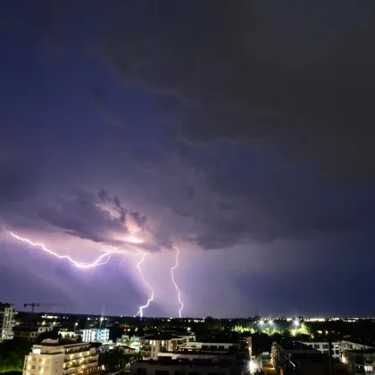 След като през деня Пловдив прегря с температури доближаващи 40