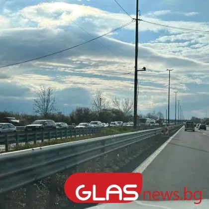 Ограничават движението в участък на "Тракия" днес