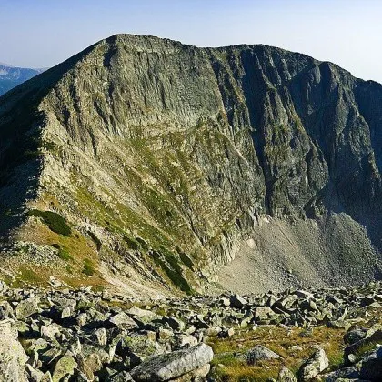 Малък самолет Чесна с трима пасажери и един пилот на