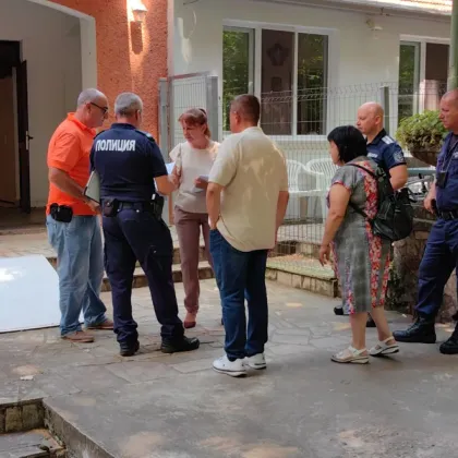 Хоспис Царица Йоанна в лесопарк Липник в село Николово край