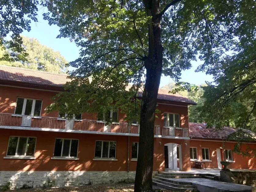Близки на възрастните хора в хосписа край Русе: Добре се грижеха за тях