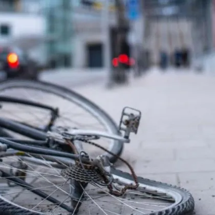 Дете на 10 години е починало вследствие на удар от автомобил съобщиха от полицията в Добрич Пътнотранспортното произшествие е станало днес