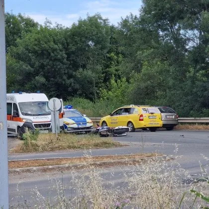 Катастрофа с участието на моторист предизвика сериозно задръстване след 17 часа