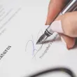 Жена написа фалшиво завещание, че починал роднина ѝ завещава имоти и пари