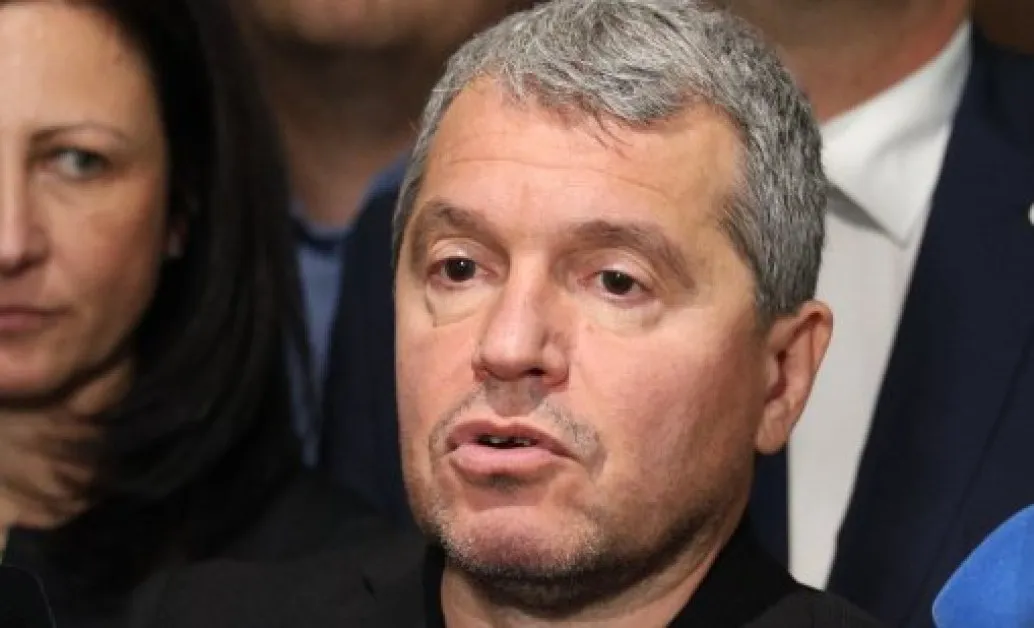 Лекарите заминават, Тошко остава — и това е трагедията
