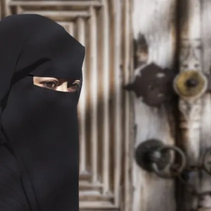 Президентът на Казахстан Касъм Жомарт Токаев подписа закон забраняващ носенето на обществени места