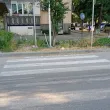 Интересно! Пешеходна пътека в Пазарджик води... в градинка СНИМКА