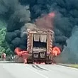 Камион се запали, блокира път ВИДЕО