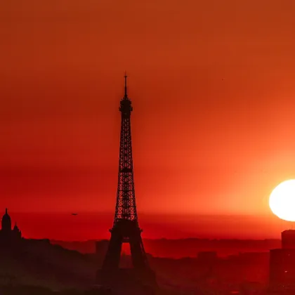 От обгорелите равнини в Испания до затворените училища в Париж