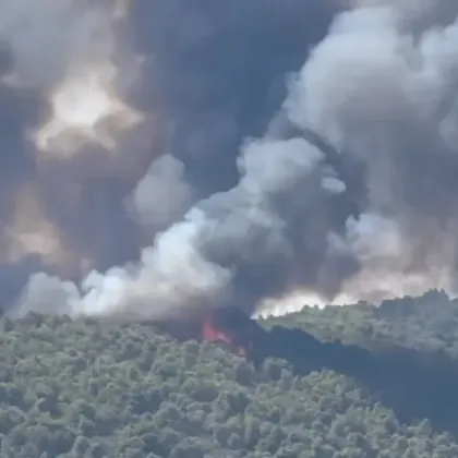 Десетки служители осем самолета за гасене на пожари един хеликоптер