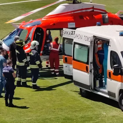 Медицински хеликоптер кацна на Градския стадион в Русе малко преди