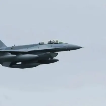 Министърът на отбраната: Няма опасност самолетите F-16 да не летят