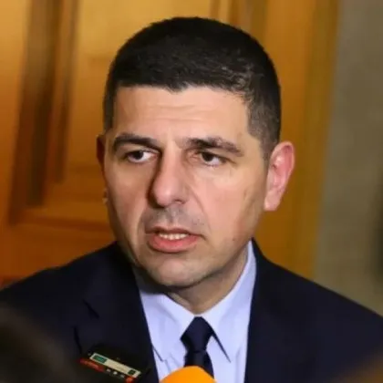 От ПП Демократична България с коментар пред журналисти по актуални