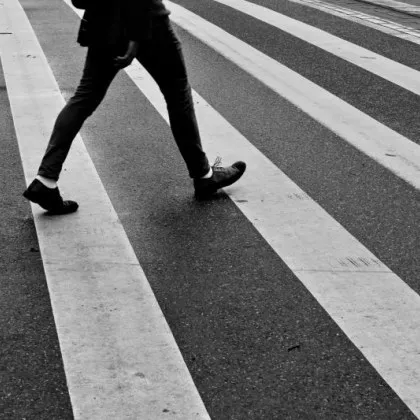 Майка с дете оцеля на косъм – докога пешеходната пътека във Влахово ще чака жертви?