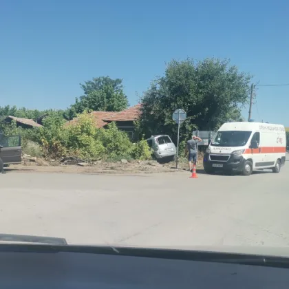Тежка катастрофа е стана днес във Великотърновско Два леки автомобила