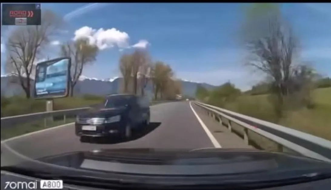 Показаха как се случват челните удари ВИДЕО