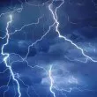 Откриха светкавици на неочаквано място на Марс: марсоходите са под заплаха