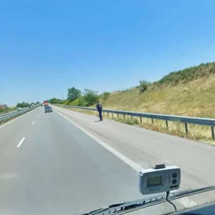 Необичайна и опасна сцена се разигра на автомагистрала Тракия където