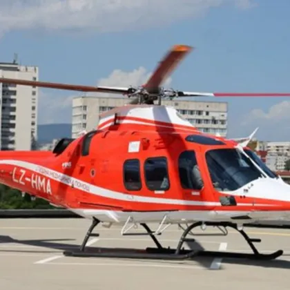 Медицинският хеликоптер транспортира мъж пострадал в района на връх Голям