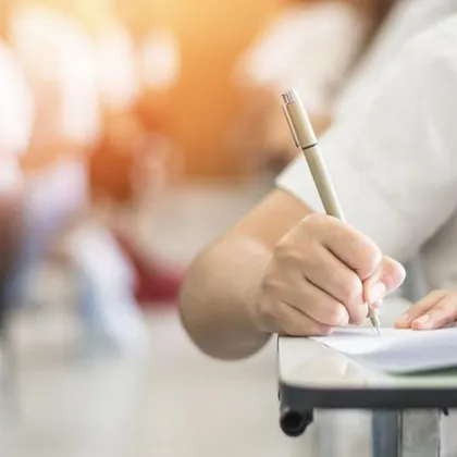 Седмокласниците подобряват средния си резултат по български език и литература