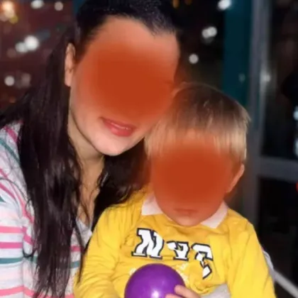 Вълна от съпричастност предизвика историята на самотна майка на 4 годишно