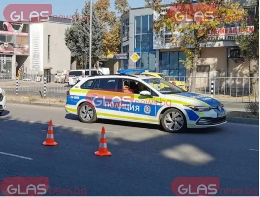 Млад моторист се вряза в стена, загина