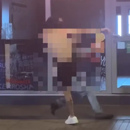 Шокираща сцена се е разиграла в малките часове на нощта