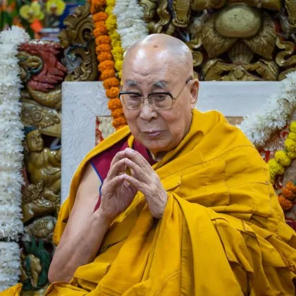 Далай Лама духовният водач на тибетските будисти навършва 90 години