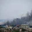 Гъст дим и притеснени столичани: Пожар не спира да тлее вече час СНИМКИ