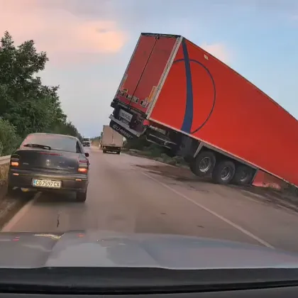 Поредна катастрофа преди минути на пътя край зловещо известното село Телиш