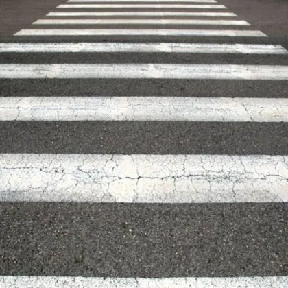 35 годишен шофьор блъсна 15 годишно момче на пешеходна пътека в Поморие съобщиха от