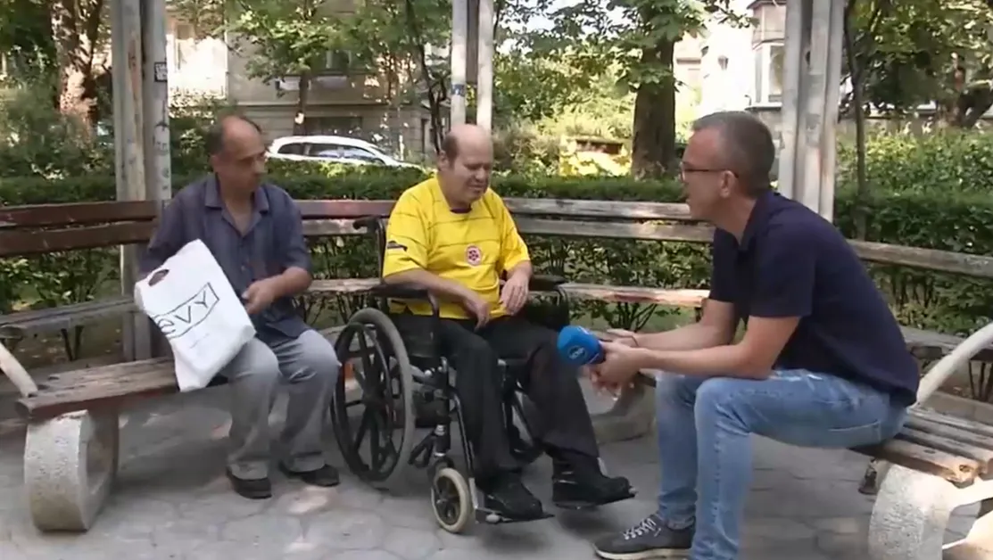 Община Горна Оряховица остави на улицата незрящ мъж в инвалидна количка