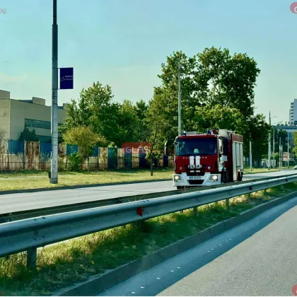 Мъж е пострадал сериозно при пожар вчера в автосервиз на