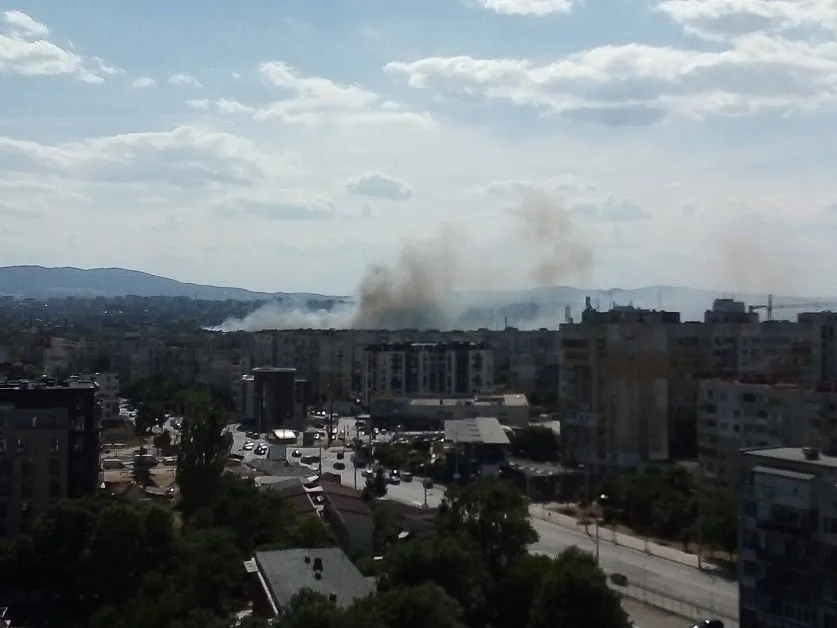 Пожар в София СНИМКИ
