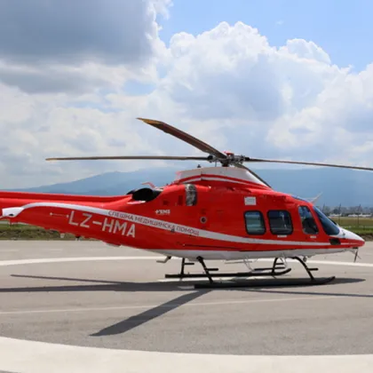 Въздушна линейка транспортира жена от района на Попово езеро в