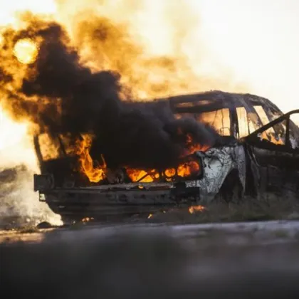Горяща кола и катастрофа ограничиха движението на магистрала Хемус в района