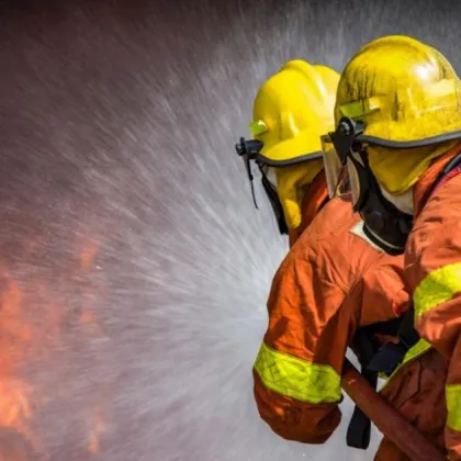 Тринадесет пожара са гасили огнеборците в Сливен и областта снощи