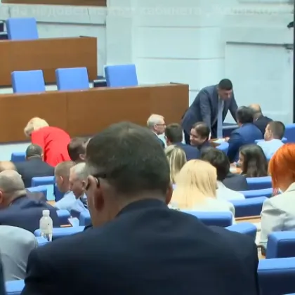 Четвърти вот на недоверие към кабинета Желязков влиза за гласуване