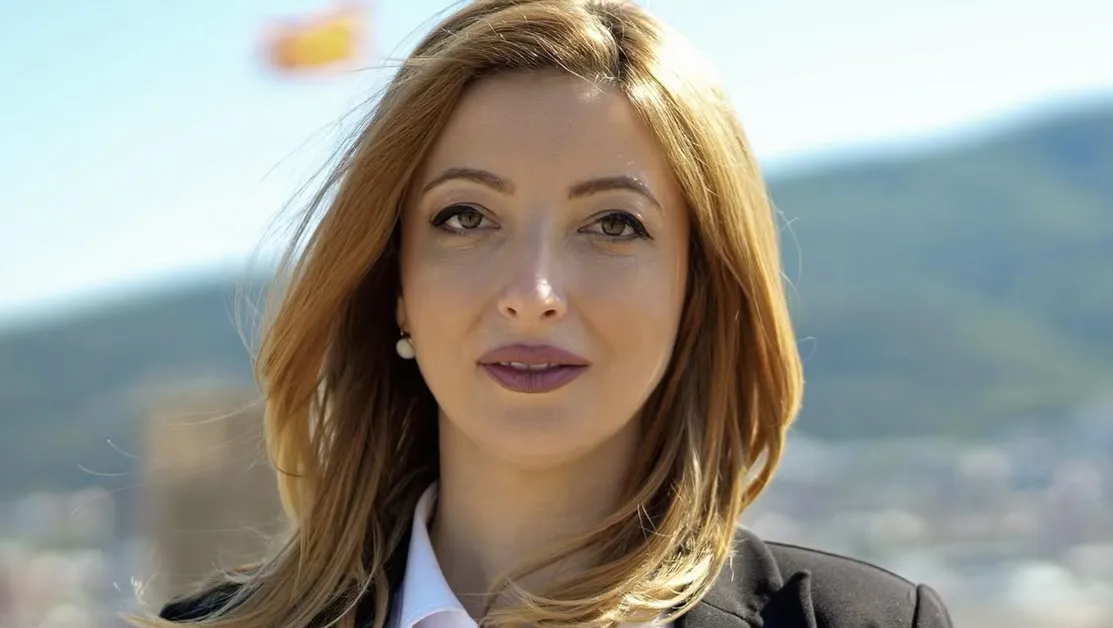 Нападнаха кметицата на Скопие Даниела Арсовска