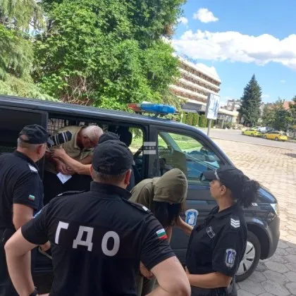 Двамата, задържани за цигарената фабрика край Момково - на свобода срещу гаранция