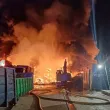 Голям пожар изпепели индустриална зона в Лондон