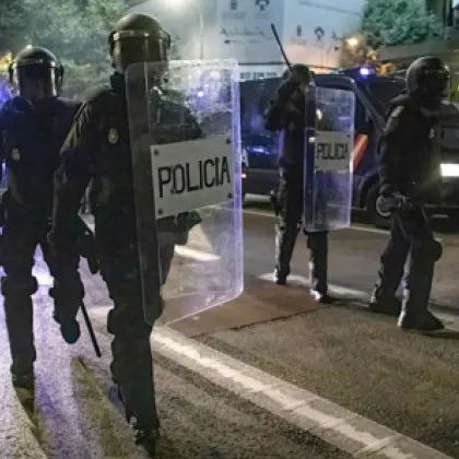 В Торе Пачеко Испания от няколко дни се водят кървави сблъсъци