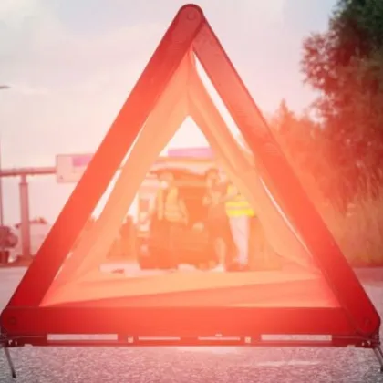 Петима души са пострадали вчера около 19 00 часа при катастрофа