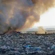 Сметището в Цалапица пламна! Тежка техника се включва в гасенето