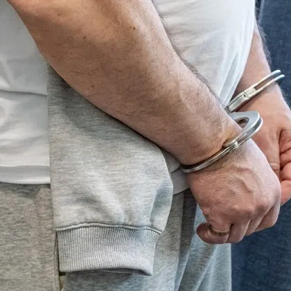 Повдигат обвинение на 20-годишния, нападнал полицай в Първомай