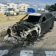 Запалиха две коли на мъж от Благоевград, оставиха му зловеща бележка