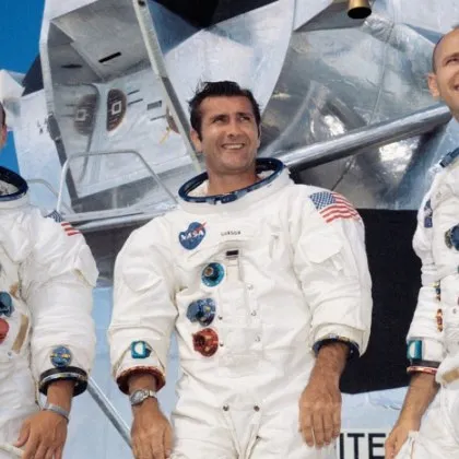 Астронавтите от Аполо 12 преживели два удара от мълнии в