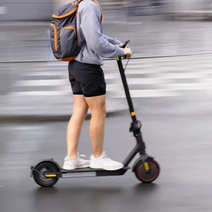 Водачът на електрическа тротинетка вече е длъжен да има валидна