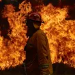 Пожар бушува в Средище, открит е труп на мъж в съседно село